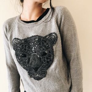 COZIEST KNITTED SWEATER JAGUAR EMBELISHMENT